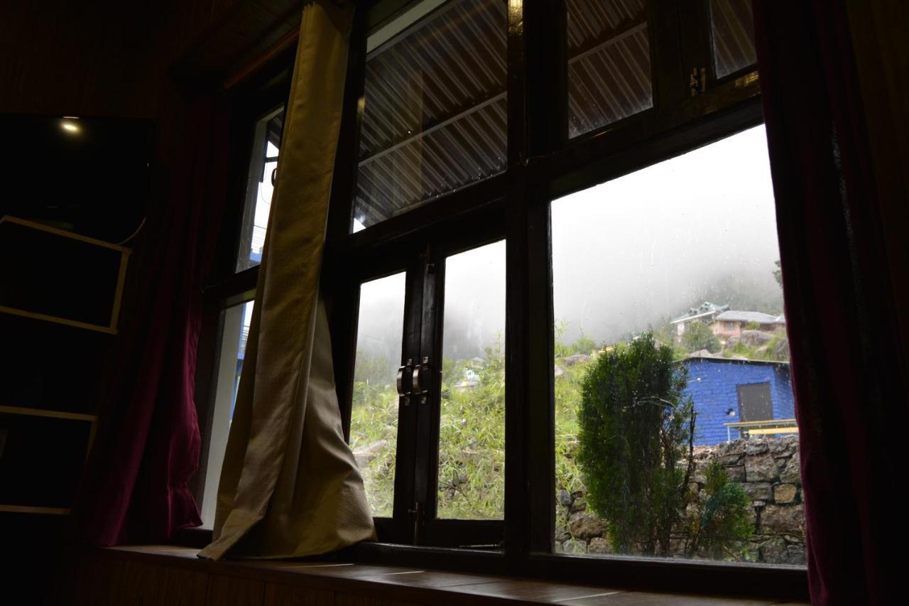 Utopia Hostels Dharamkot Mcleodganj Dharamshala Exterior foto