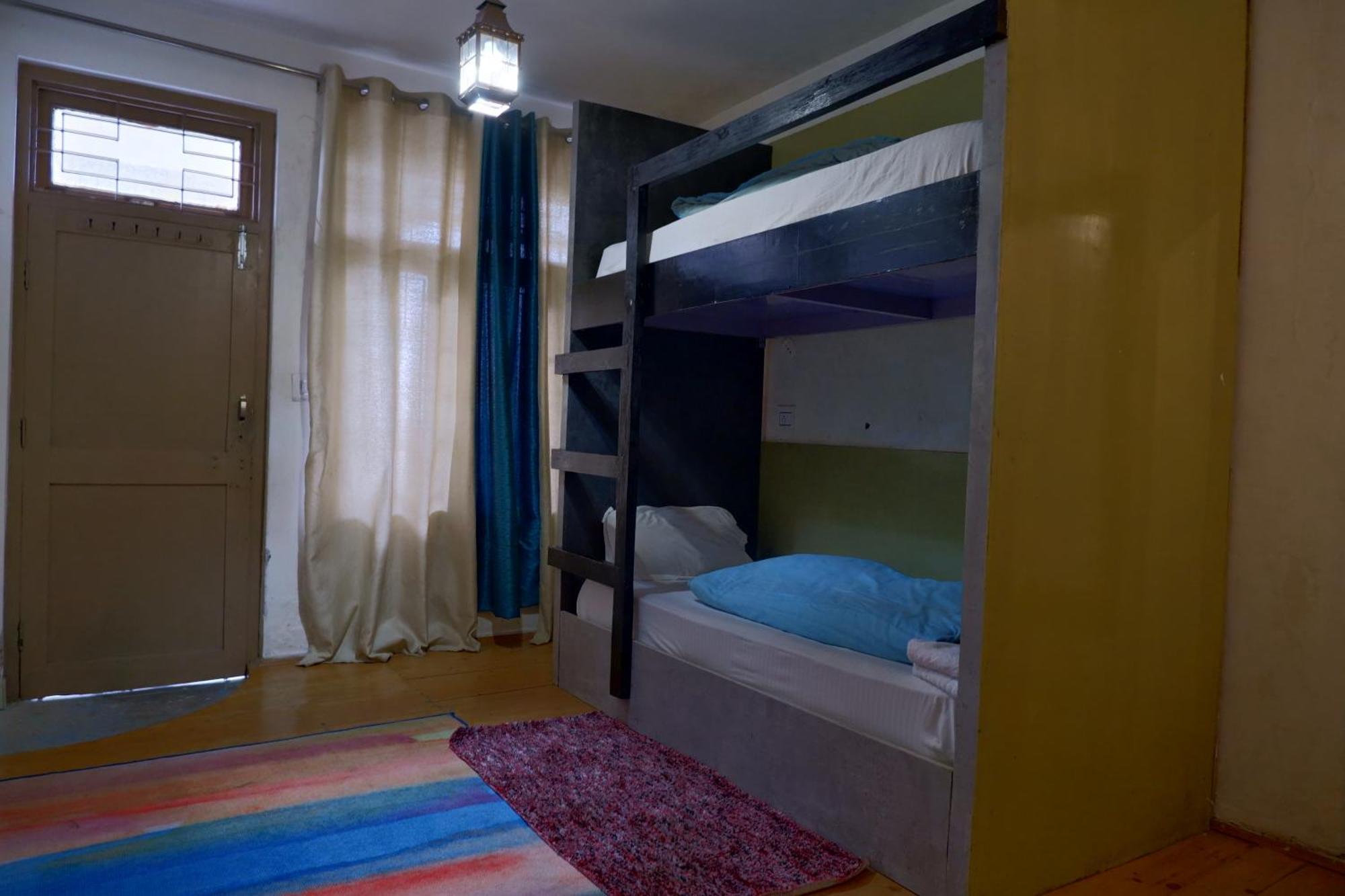 Utopia Hostels Dharamkot Mcleodganj Dharamshala Exterior foto