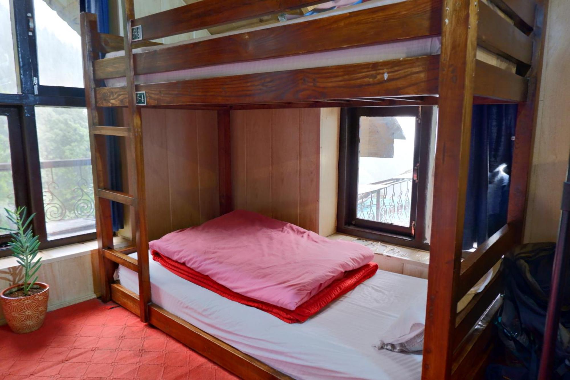 Utopia Hostels Dharamkot Mcleodganj Dharamshala Exterior foto